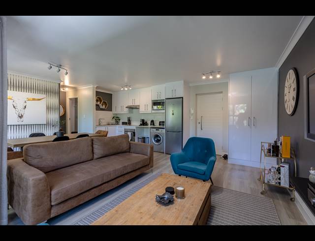 1 BEDROOM APARTMENT SOLD IN KENILWORTH UPPER